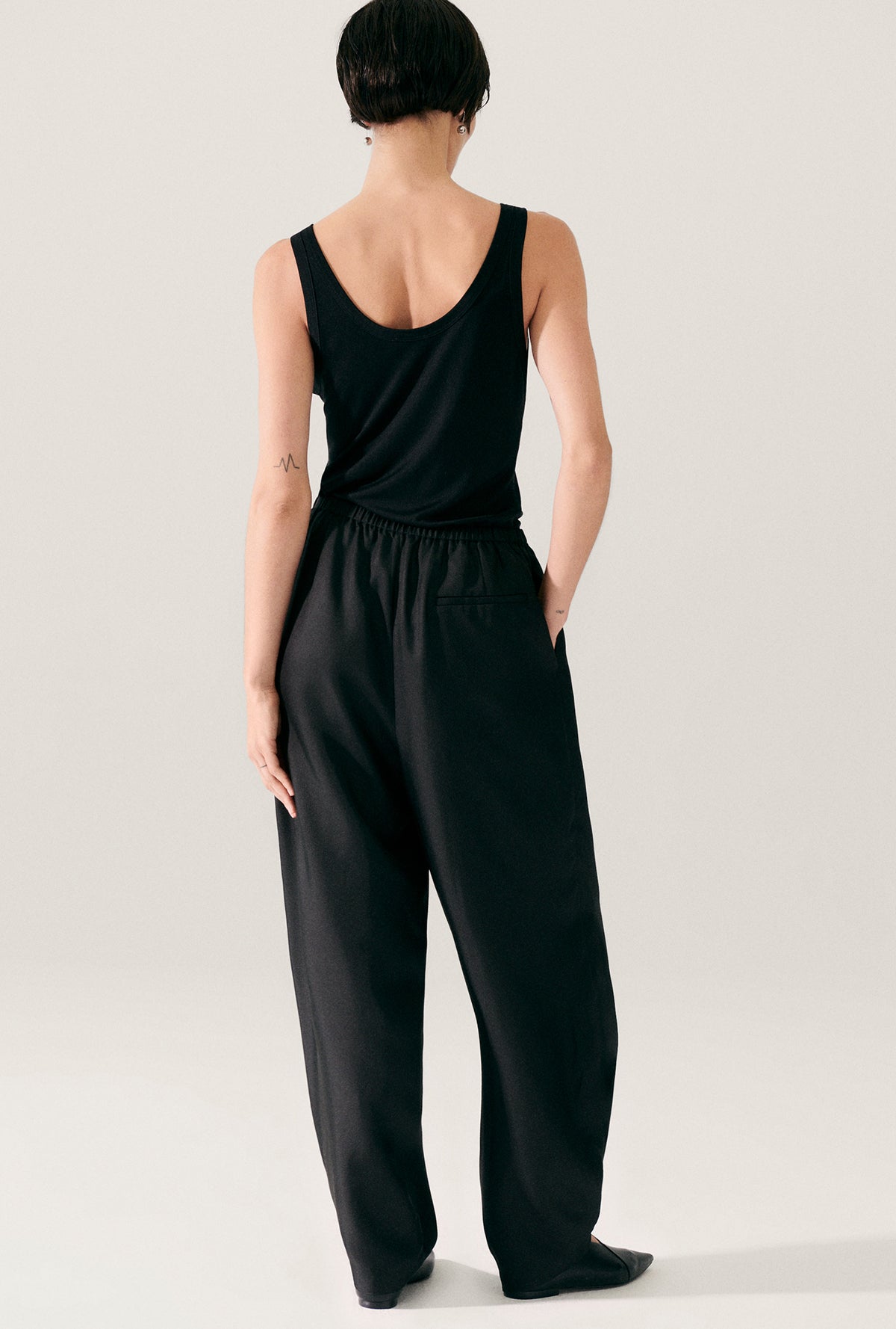 Jersey Scoop Tank Black