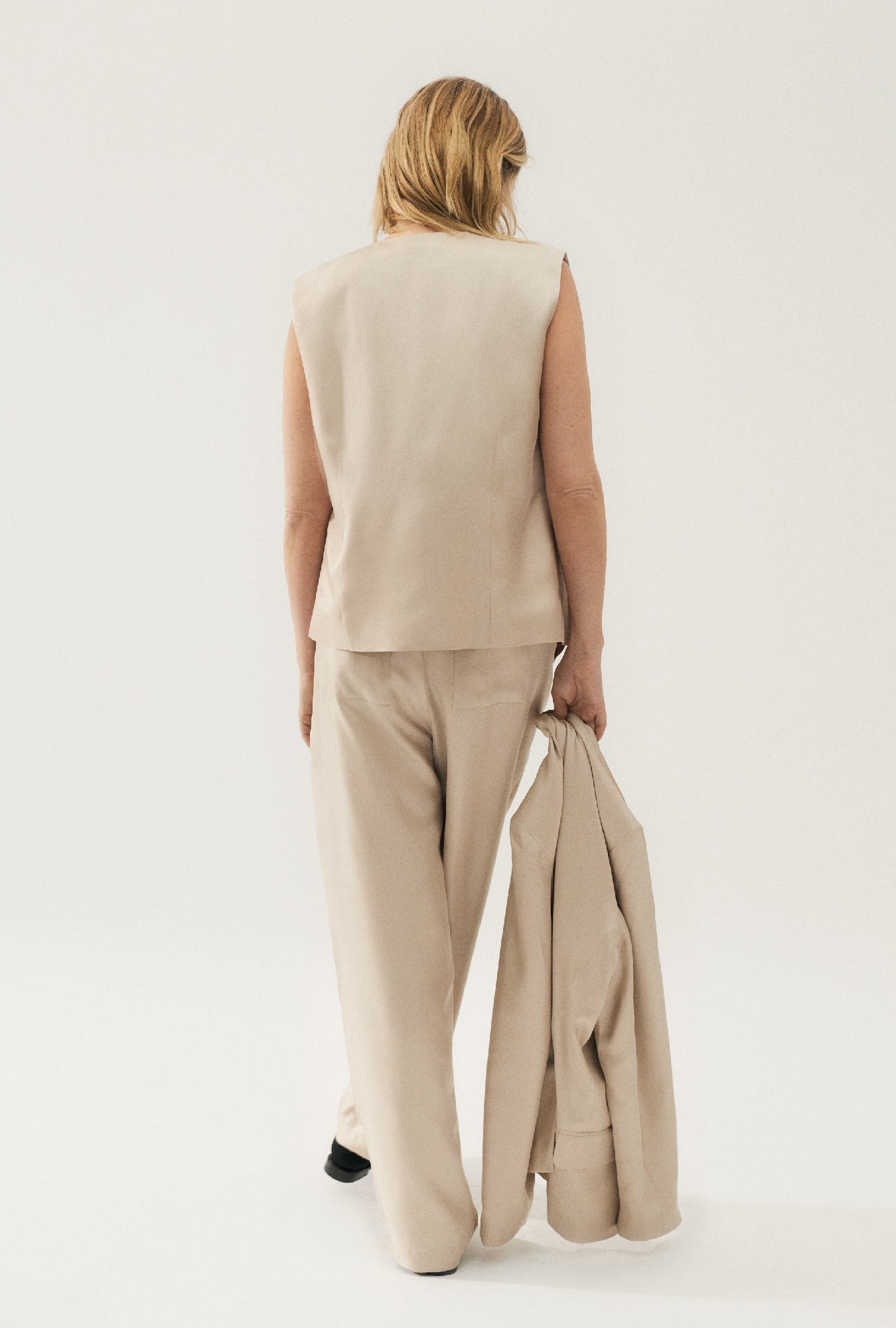 Twill Slouch Vest Hazelnut