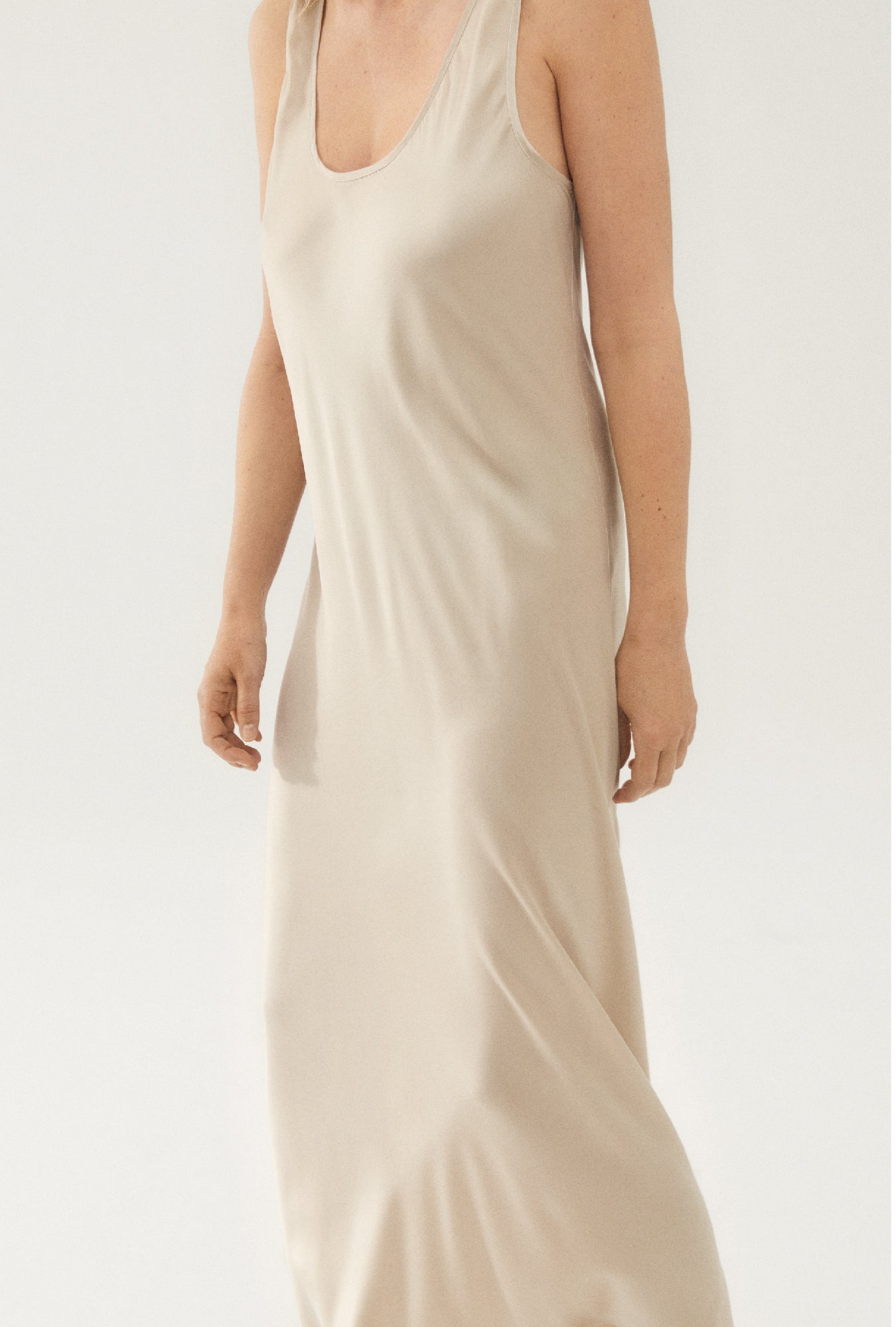 Scoop Neck Dress Hazelnut