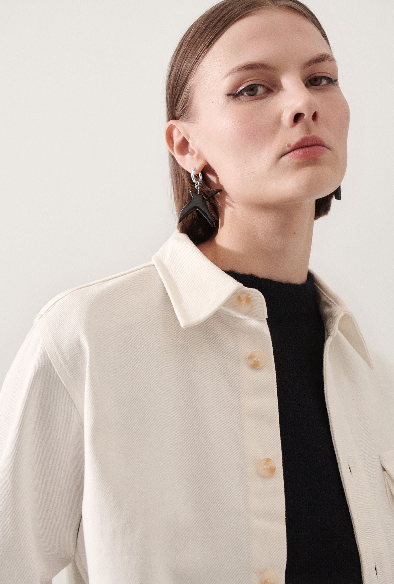 Raven Earrings Black