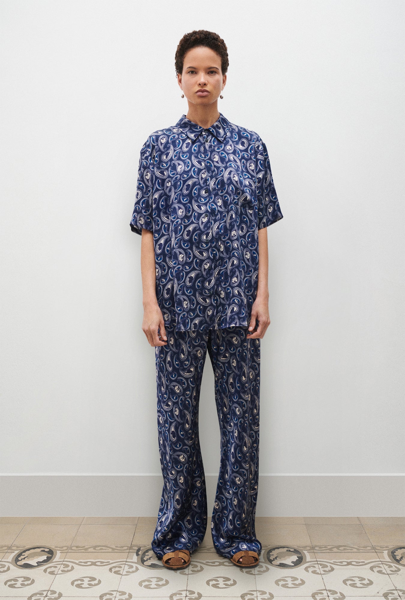 Short Sleeve Boyfriend Shirt Hounds Paisley