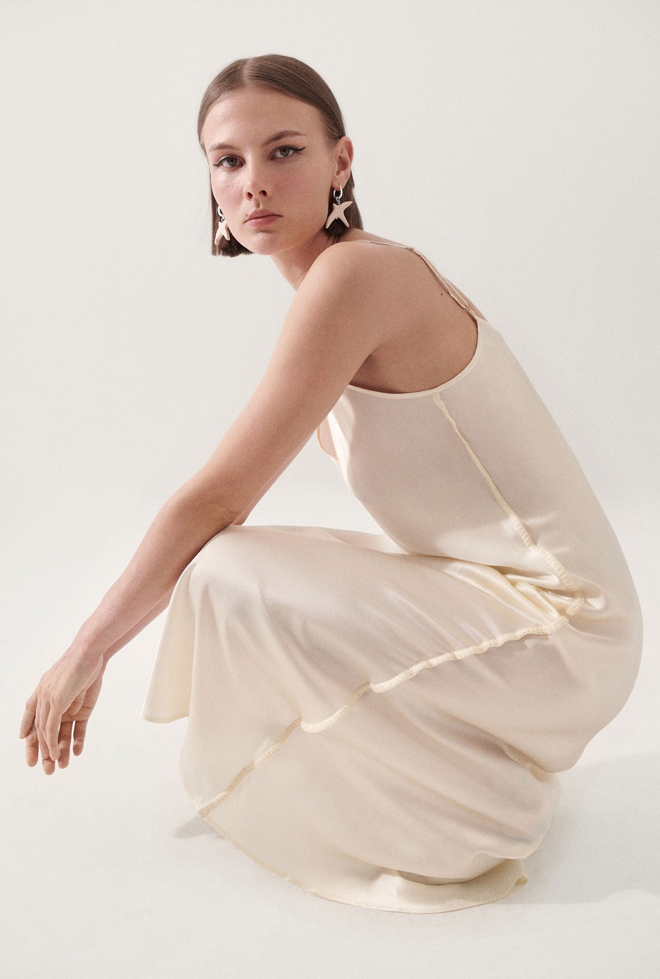 Raven Earrings White