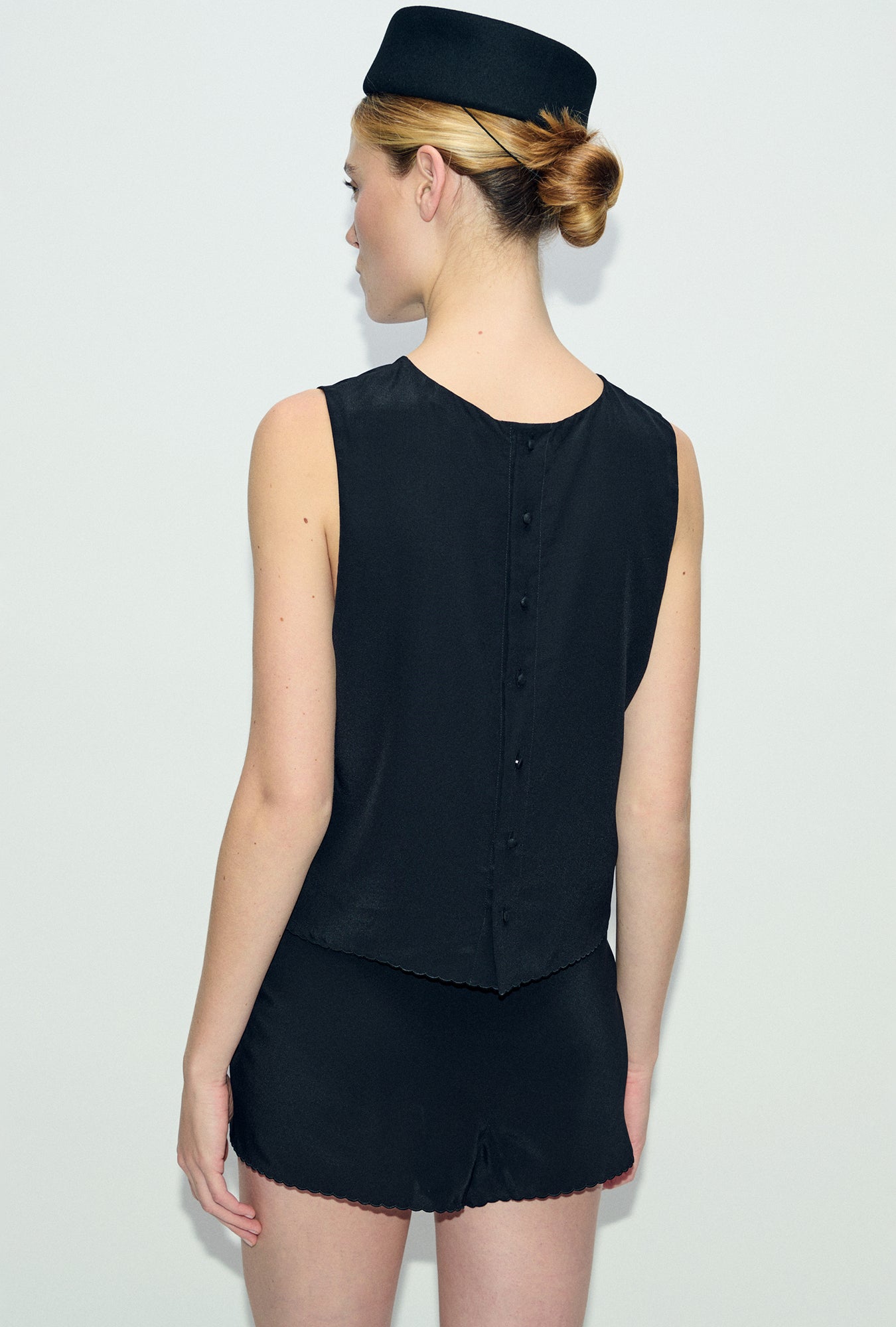 Scallop Elena Sleeveless Top Black