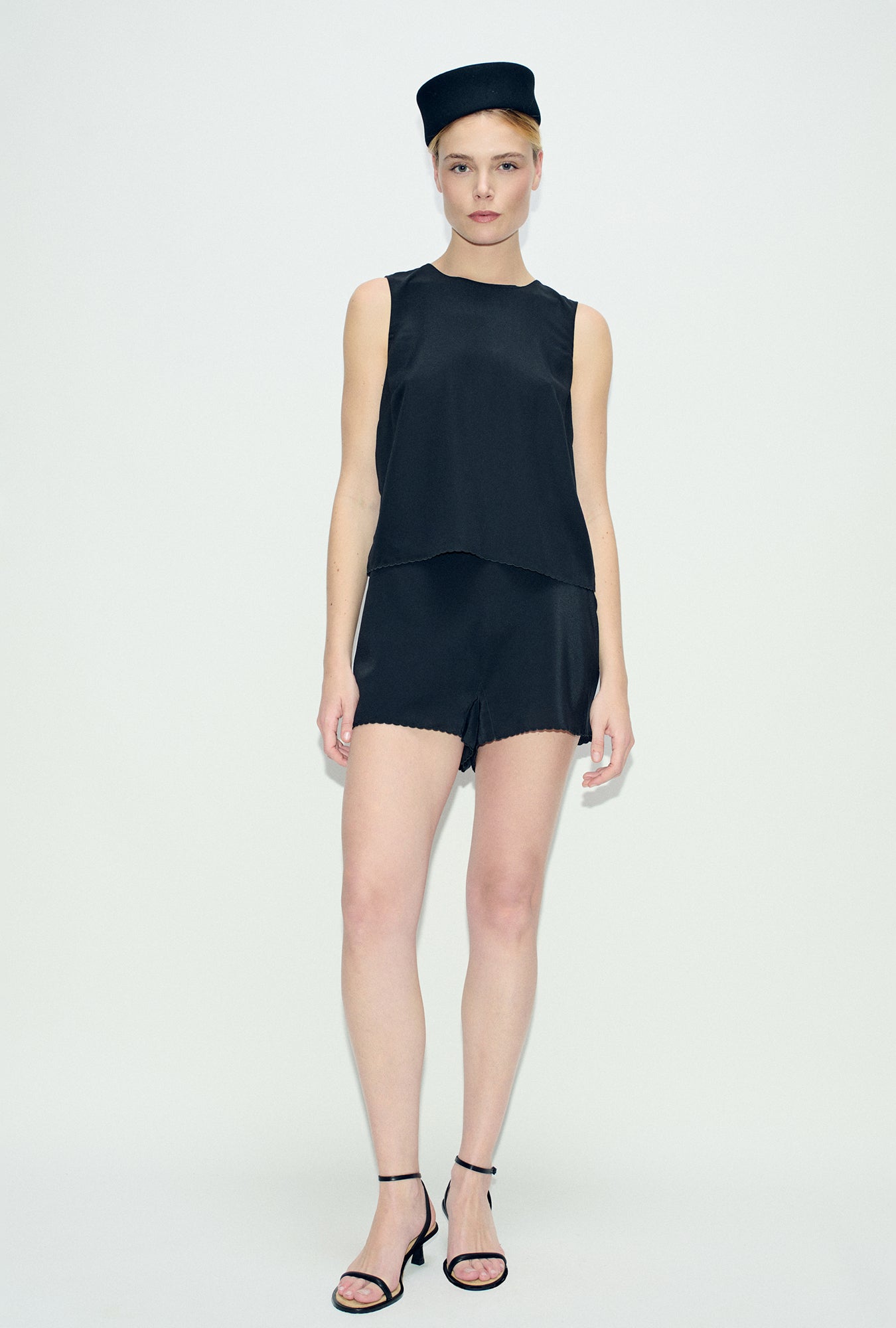 CDC Scallop Shorts Black